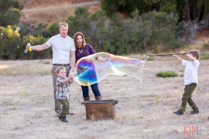san jose photographer - rancho san antonio - family session - family photoshoot - bubbles - giant bubbles - family fun - photos by kim e