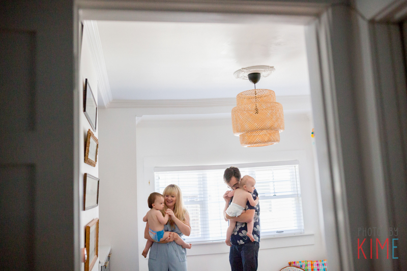 at home lifestyle family session - san jose - family - photographer - fun - natural - twins 