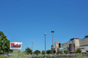 exterior photo of westfield oakridge mall