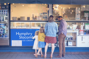 family of four ordering ice cream at humphry slocombe